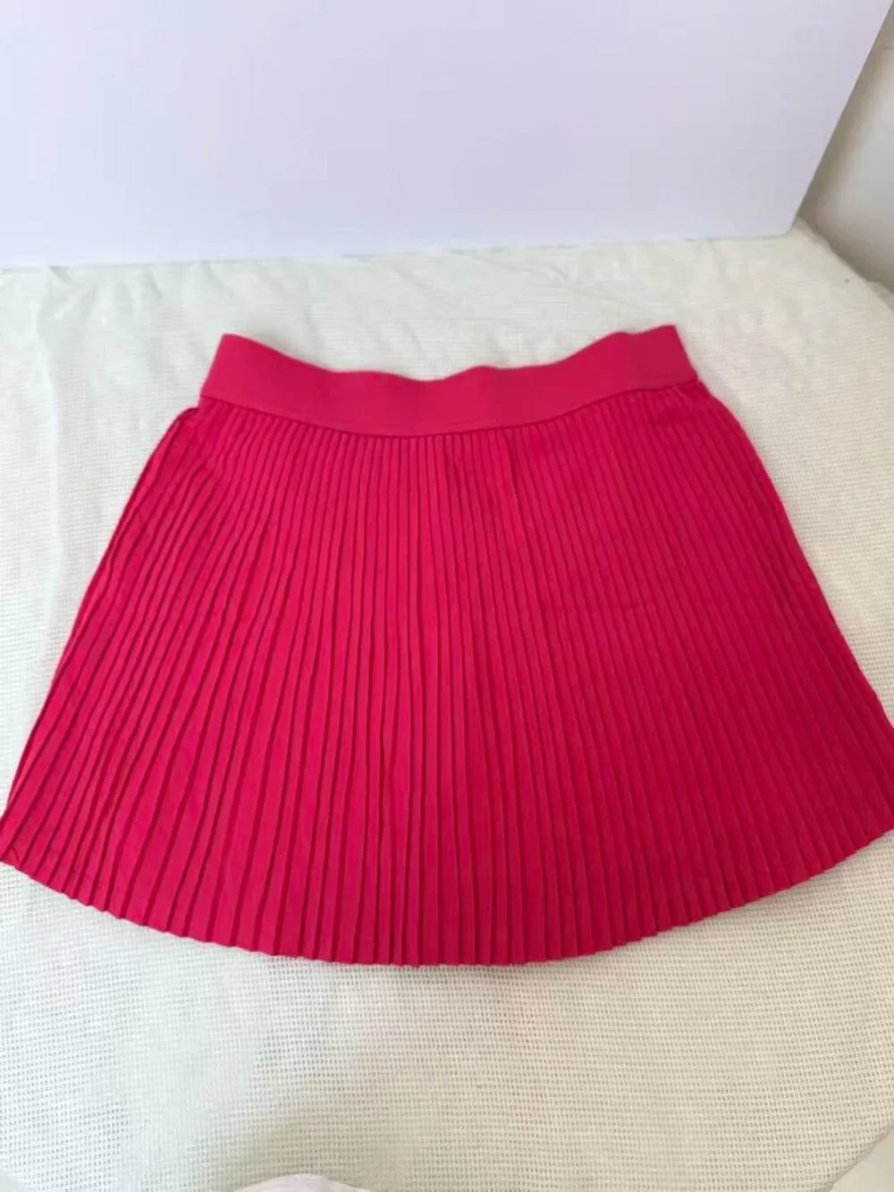 Alo Yoga Raspberry Red Pleated Sports Skirt, Size M